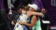 Kvitová v semifinále porazila světovou jedničku Ashleigh Bartyovou. Po utkání obě hráčky ukázaly, že jsou kamarádkami.