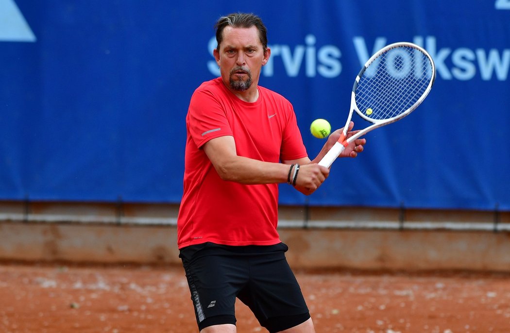 Agent Aleš Volek si zahrál tenis s Davidem Pastrňákem na pražské Štvanici