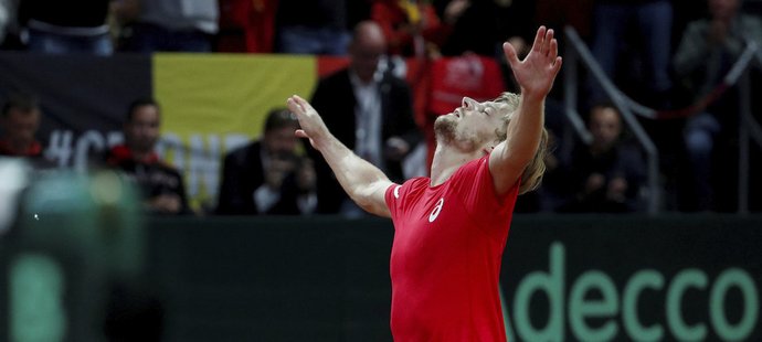 Belgičan David Goffin se raduje z úvodní výhry nad Johnem Millmanem v semifinále Davis Cupu