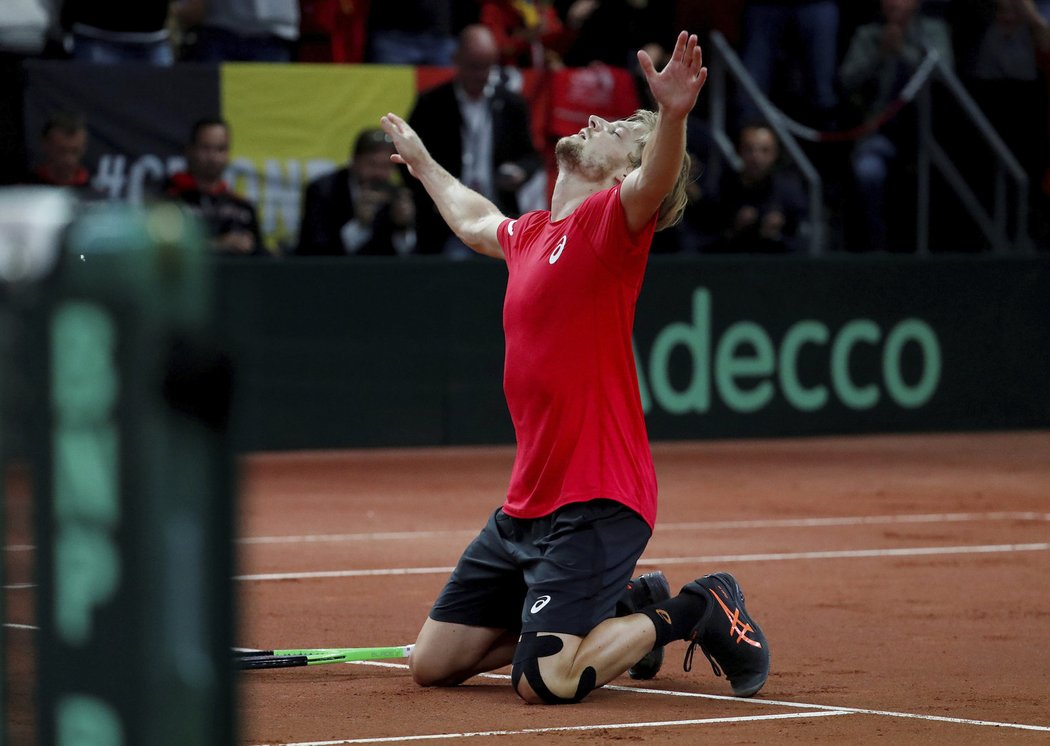 Belgičan David Goffin se raduje z úvodní výhry nad Johnem Millmanem v semifinále Davis Cupu