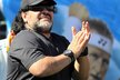 Diego Maradona fandí v semifinále Davis Cupu při zápase Berlocq - Berdych. Marně, Češi jsou ve finále