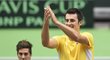 Australan Bernard Tomic se raduje z výhry nad Lukášem Rosolem a postupu do čtvrtfinále Davis Cupu