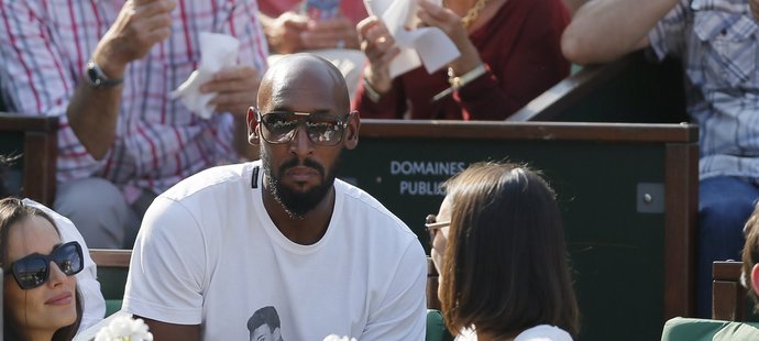 Fotbalista Nicolas Anelka na daviscupovém semifinále s Českem na Roland Garros