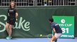 Izraelský tenista Daniel Cukierman se zranil při doběhu míčku a musel skrečovat čtyřhru proti Česku