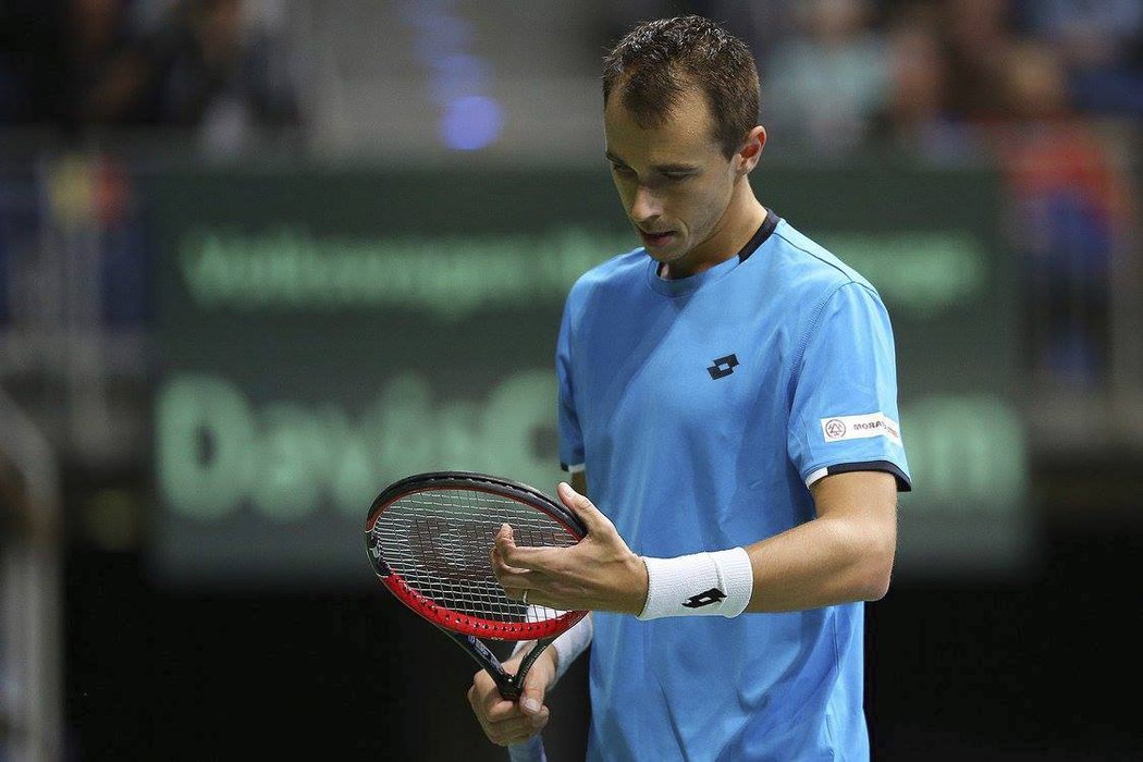 Lukáš Rosol v duelu s Philippem Kohlschreiberem