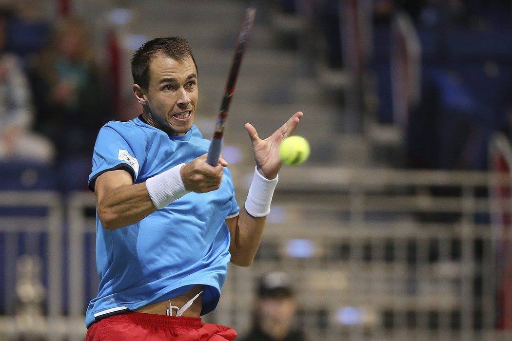 Lukáš Rosol bojuje o první bod v daviscupovém duelu s Německem