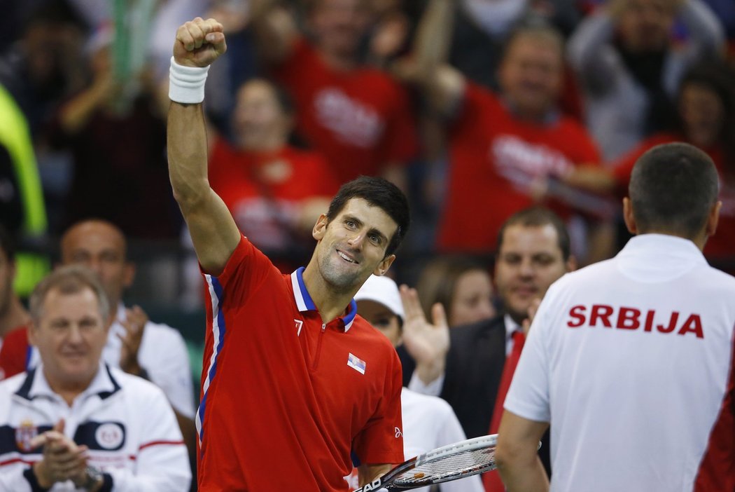Novak Djokovič po klíčovém tiebreaku na koci druhého setu v zápase sTomášem Berdychem ve finále Davis Cupu