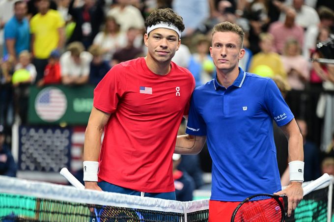 Davis Cup ONLINE: Česko - USA. Lehečka hraje proti Sheltonovi, Menšík neuspěl Davis Cup ONLINE: Česko - USA. Lehečka hraje proti Sheltonovi, Menšík neuspěl