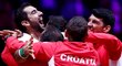 Chorvatští parťáci se vrhají na Marina Čiliče poté, co výhrou nad Lucasem Pouillem rozhodl o triumfu v Davisově poháru