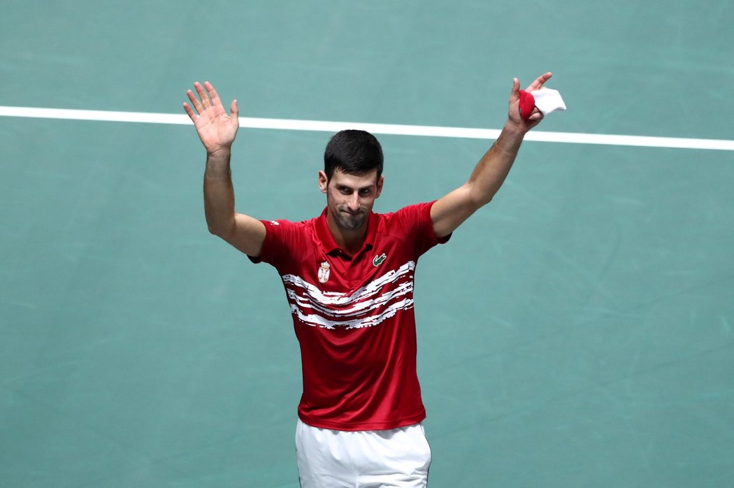 Srbové slaví na finálovém turnaji Davis Cupu první výhru, Japonce smetli i díky Novaku Djokovičovi jasně 3:0