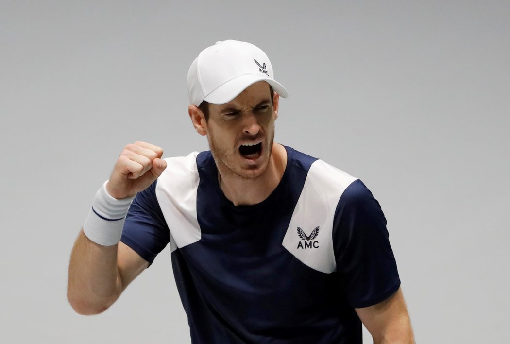 Andy Murray se po třech letech vrátil do Davis Cupu a hned pomohl Velké Británii výhrou nad Tallonem Griekspoorem z Nizozemska