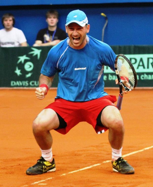 Jan Hájek se raduje po výhře nad Kazachstáncem Kukuškinem Jan Hájek se raduje po výhře nad Kazachstáncem Kukuškinem