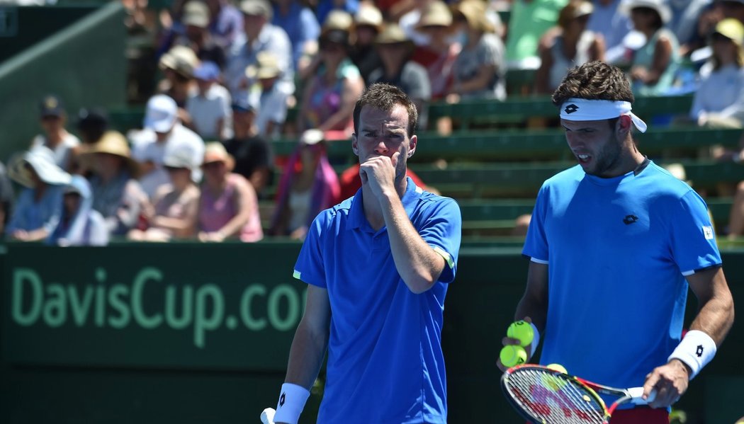 Jiří Veselý s Janem Šátralem padli v Davis Cupu