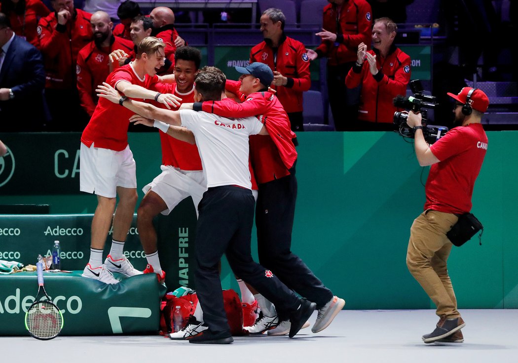 Kanadští tenisté slaví postup do finále Davis Cupu