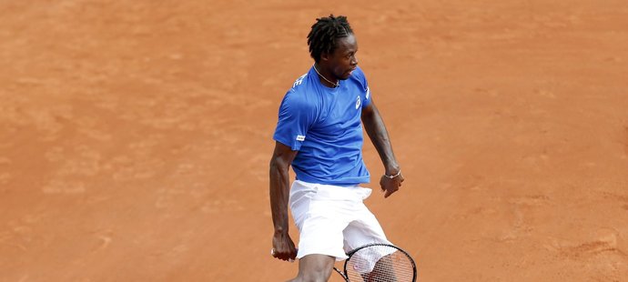 Parádička! Takhle Gaële Monfils nachytal v semifinále Davis Cupu Lukáše Rosola.