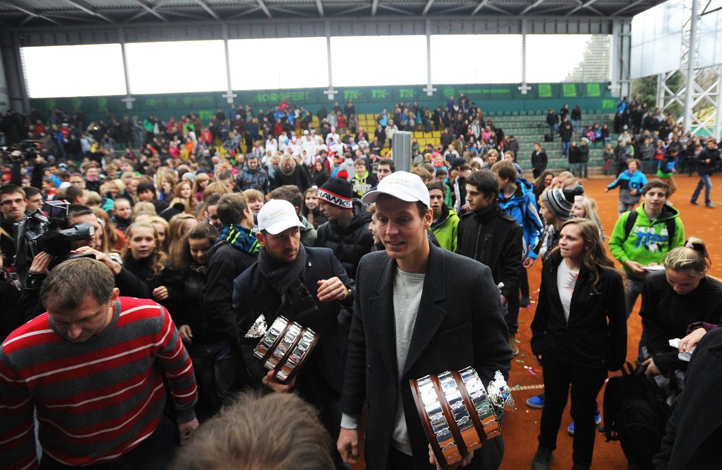 Jan Hájek (vlevo) a Tomáš Berdych na setkání s fanoušky