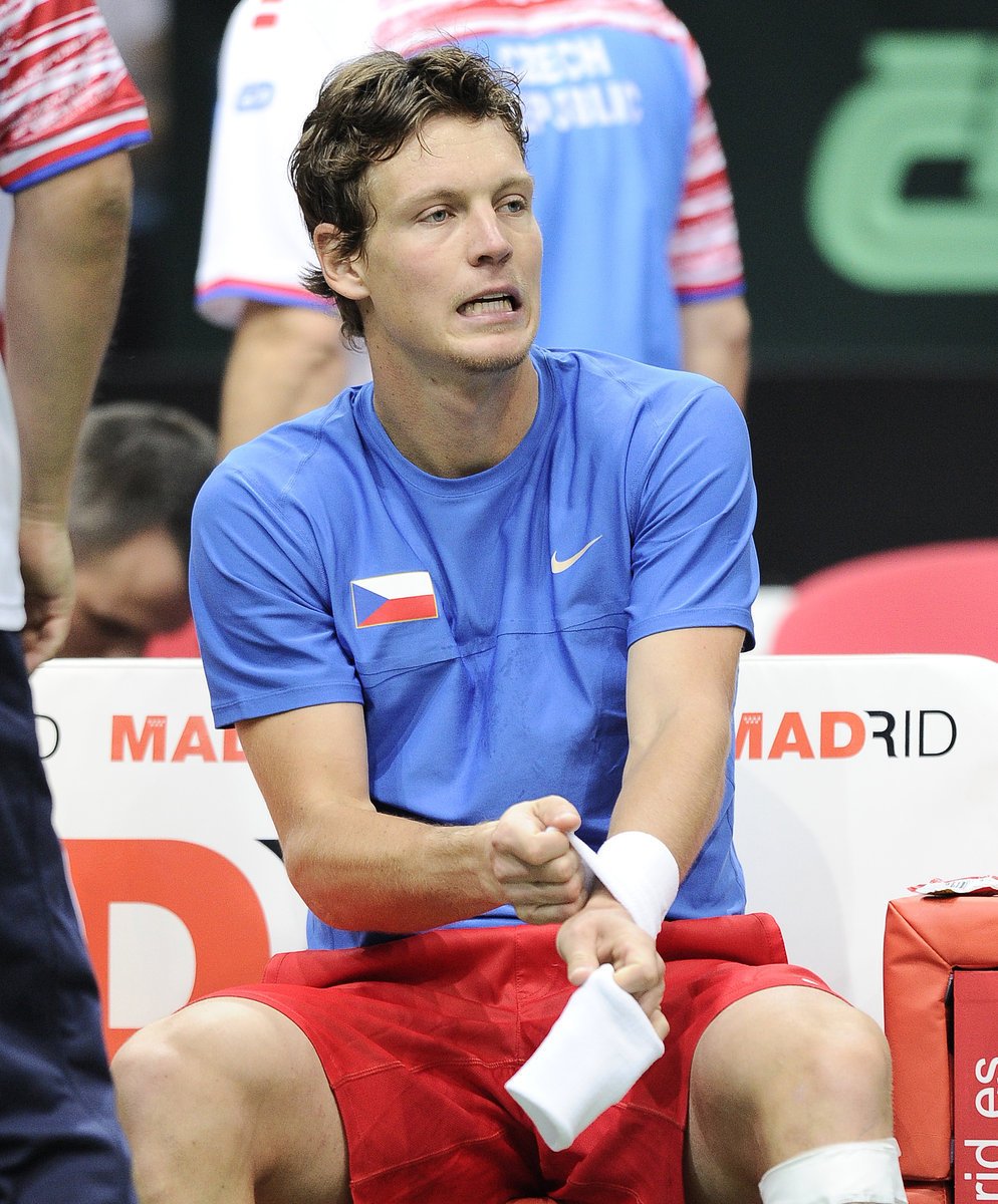 Zklamaný Tomáš Berdych po prohře s Golubjovem