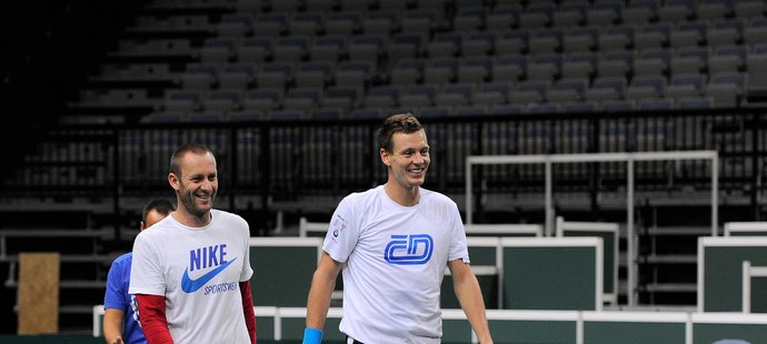 Berdych měl na začátku týdne před finálovým kláním Davis Cupu se Španělskem výbornou náladu
