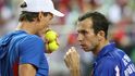 Tomáš Berdych a Radek Štěpánek (vpravo) během čtyřhry.