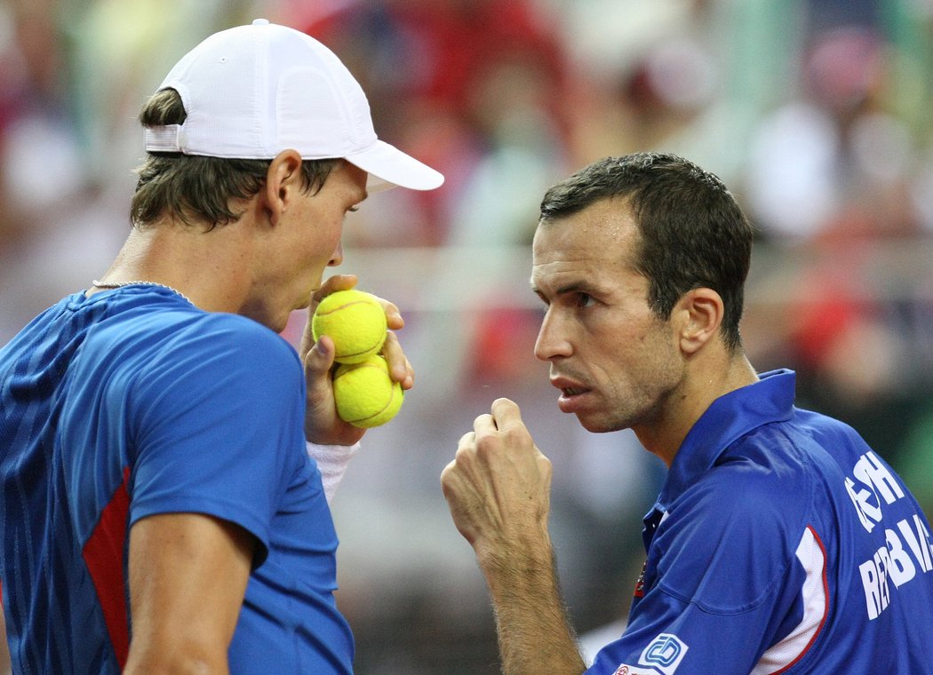 Tomáš Berdych a Radek Štěpánek (vpravo) během čtyřhry.