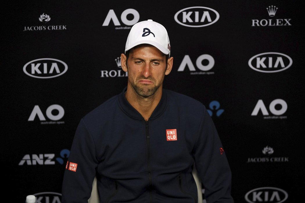 Smutný Djokovič na tiskové konferenci po vyřazení z Australian Open