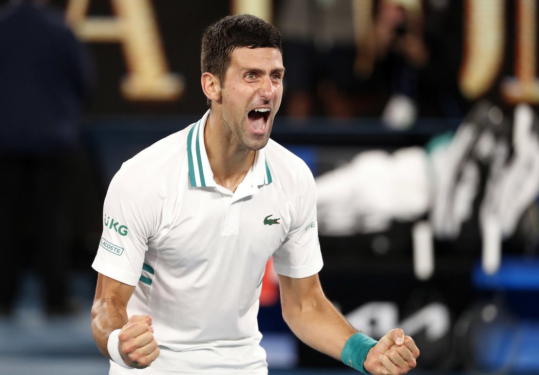 Novak Djokovič slaví vítězství na Australian Open