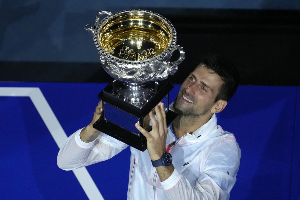 Novak Djokovič podesáté ovládl Australian Open