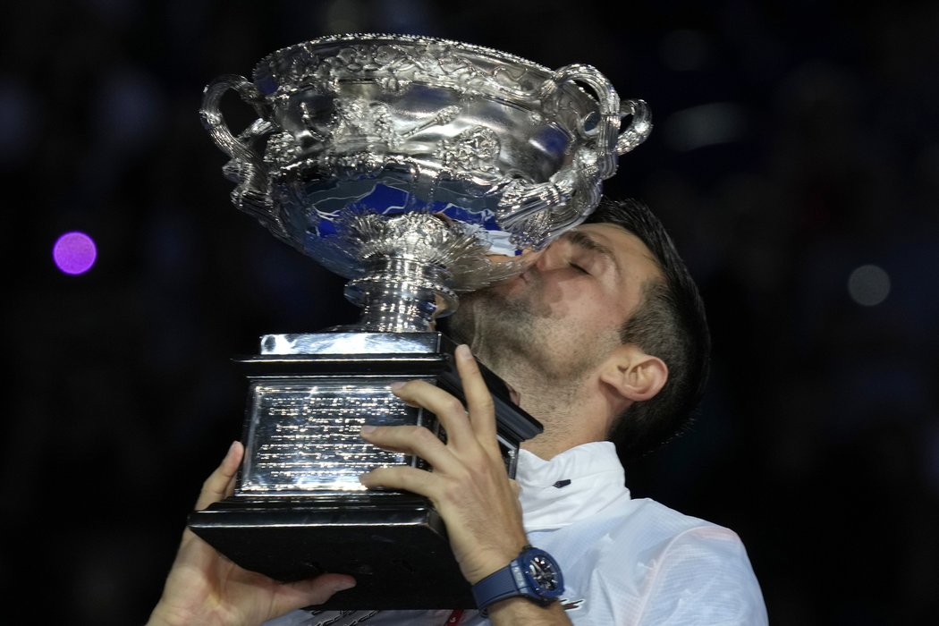 Novak Djokovič podesáté ovládl Australian Open