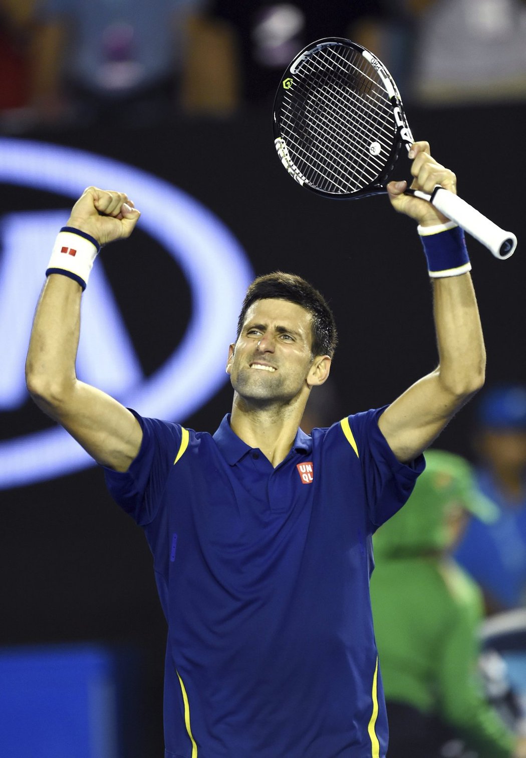 Novak Djokovič se raduje po výhře nad Rogerem Federerem v semifinále Australian Open