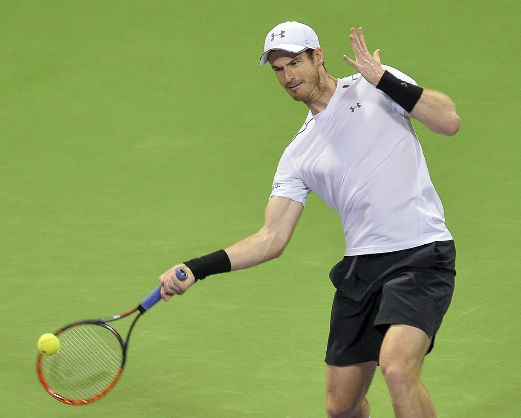 Andy Murray prohrál po 28 zápasech. Podle Srbu Novaku Djokovičovi 1:2 na sety.