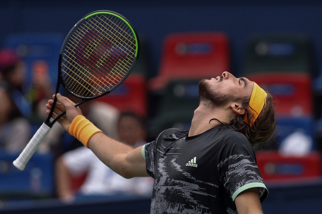 Tsitsipas v Šanghaji porazil Djokoviče