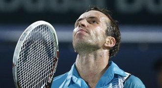 Štěpánek dřel, s Federerem padl. Dál jdou v Dubaji Rosol i Berdych