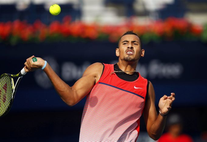 Drzoun Kyrgios! Tímhle kouskem při smeči zesměšnil Berdycha Drzoun Kyrgios! Tímhle kouskem při smeči zesměšnil Berdycha