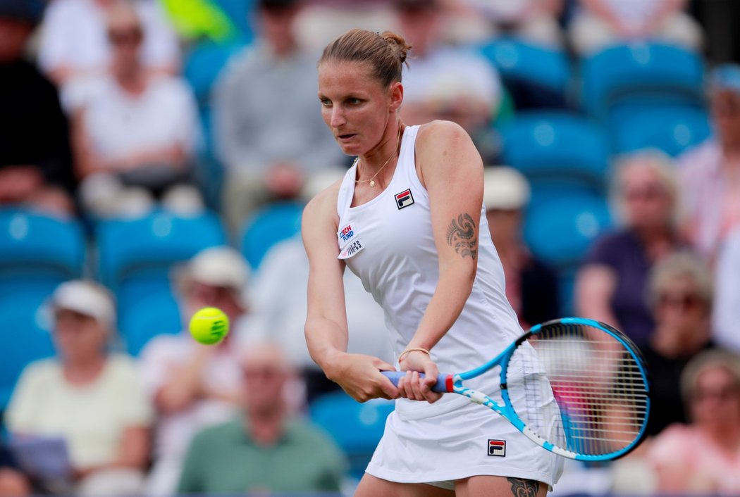 Karolína Plíšková v generálce na Wimbledon válí