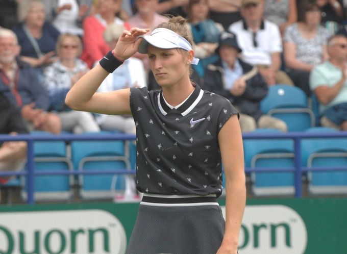Vondroušová v Eastbourne končí. Strýcová vzdala kvůli zranění nohy Vondroušová v Eastbourne končí. Strýcová vzdala kvůli zranění nohy