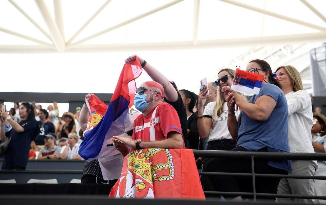 Srbští fanoušci se v Adelaide dočkali i Novaka Djokvoiče