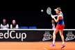 Markéta Vondroušová během nedělní dvouhry v rámci baráže o Fed Cup proti Kanaďance Rebecce Marinové