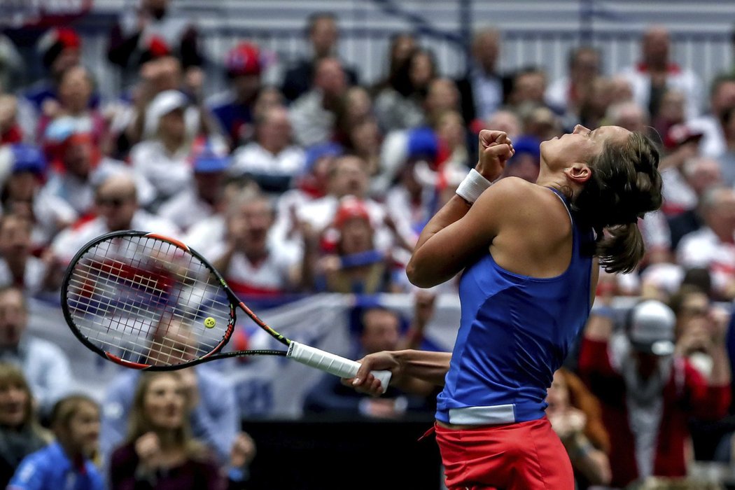 Barbora Strýcová poslala výhrou Češky do semifinále Fed Cupu