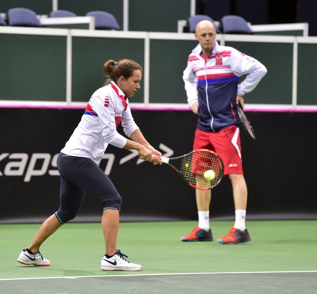 Barbora Strýcová na tréninku před fedcupovým duelem proti Švýcarsku