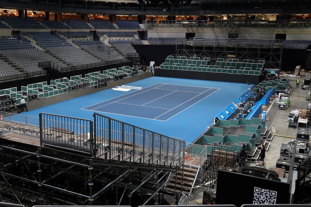 V pražské O2 areně vyrostl kurt pro finále Billie Jean King Cupu