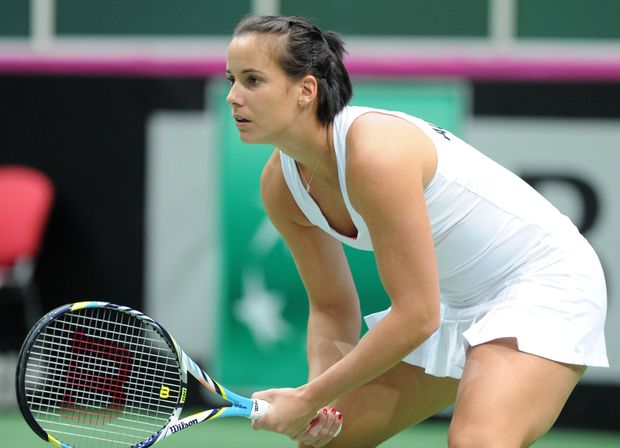 Jarmila Gajdošová v utkání Fed Cupu proti Petře Kvitové Jarmila Gajdošová v utkání Fed Cupu proti Petře Kvitové