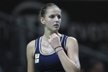 Karolína Plíšková v duelu se Švýcarkou Victorijí Golubicovou v semifinále Fed Cupu