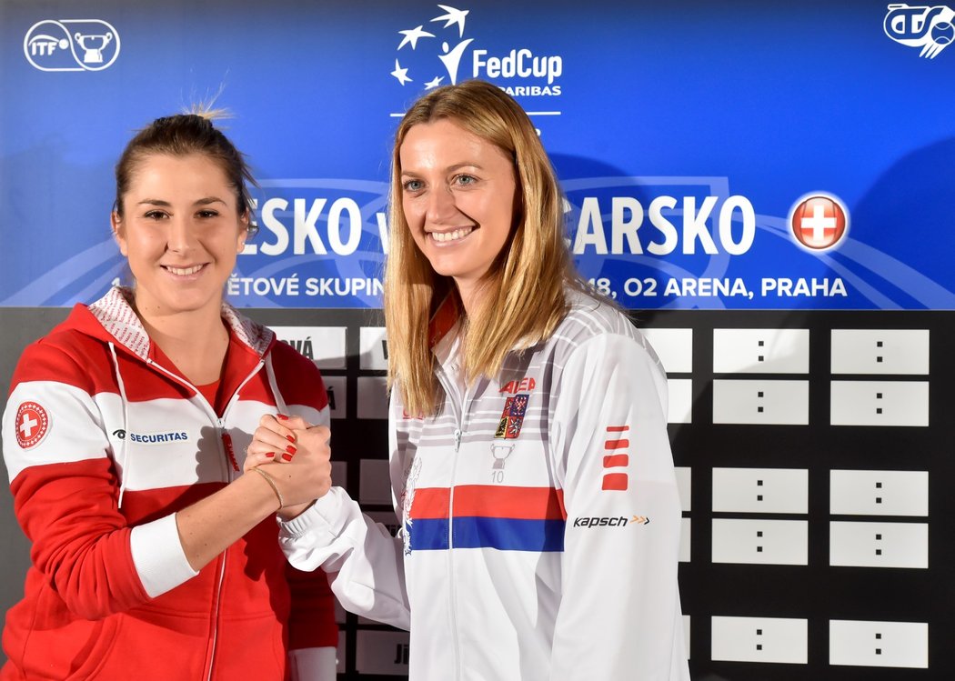 Belinda Bencicová a Petra Kvitová, aktérky úvodního utkání 1. kola Fed Cupu mezi Českem a Švýcarskem