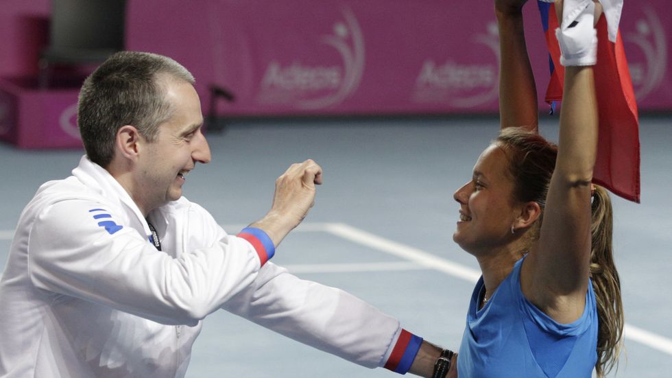 Radost českého týmu po výhře v semifinále Fed Cupu s Belgií