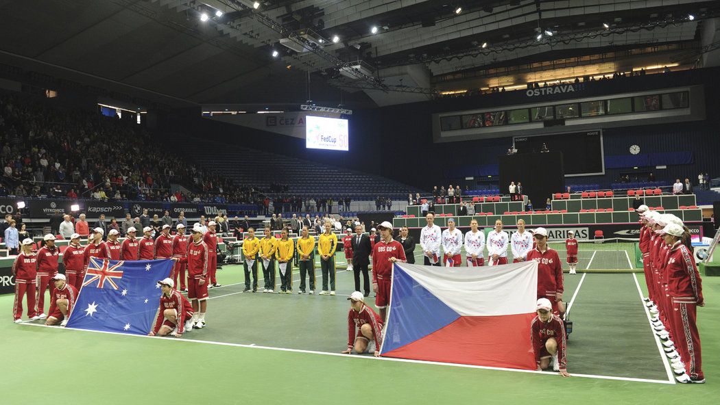 Ostravská aréna při zahájení fedcupového duelu českých tenistek s Austrálií v roce 2013