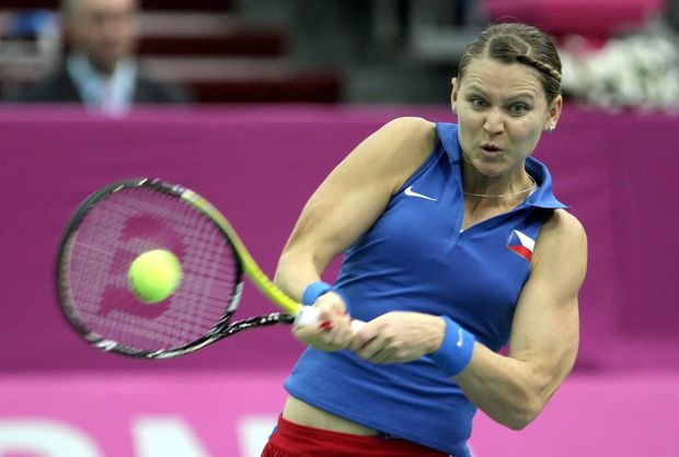 Lucie Šafářová padla s domácí jedničkou Světlanou Kuzněcovovou Lucie Šafářová padla s domácí jedničkou Světlanou Kuzněcovovou