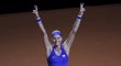 Petra Kvitová se raduje z výhry nad Němkou Kerberovou a postupu do finále Fed Cupu