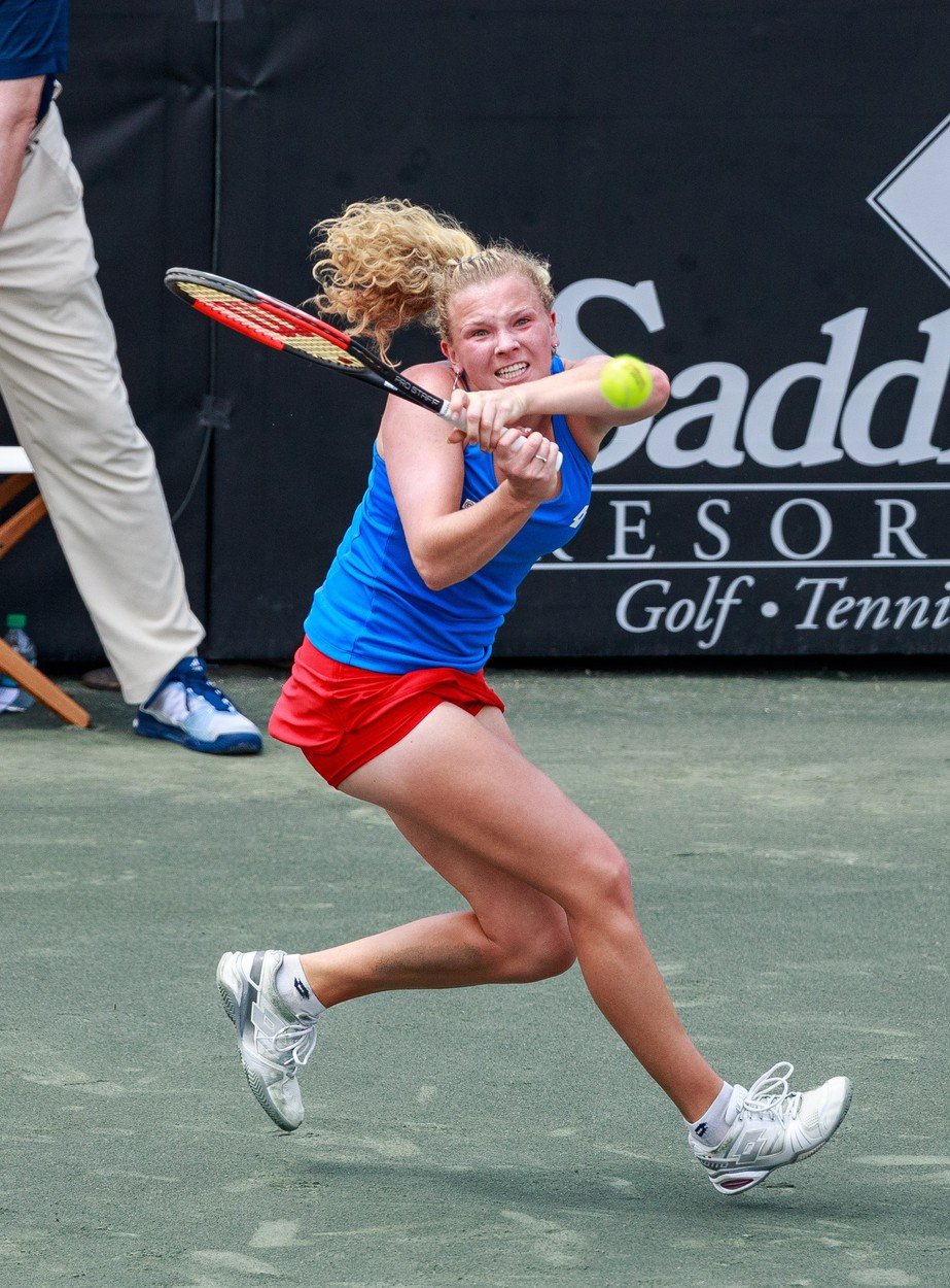 Kateřina Siniaková v semifinále Fed Cupu proti Američance Rogersové