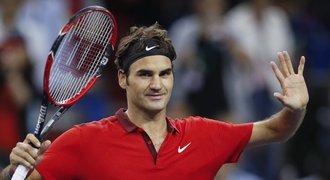 Federer v Šanghaji porazil Djokoviče a ve finále ho čeká Simon