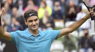 Střídání velikánů! Federer srazil Kyrgiose a nahradí Nadala na místě světové jedničky